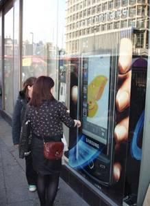 samsung_tocco_ultra_edition_interactive_display_02.jpg